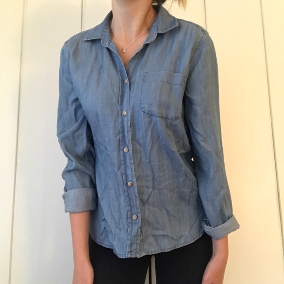 American Eagle Jean Button Down - Picture 2 of 5